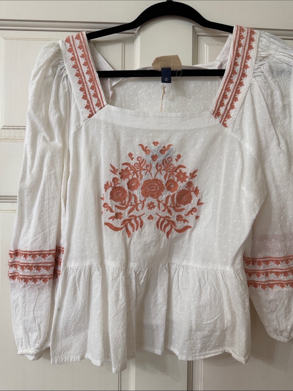 Universal Thread White Peasant Blouse With Rust Floral Embroidery